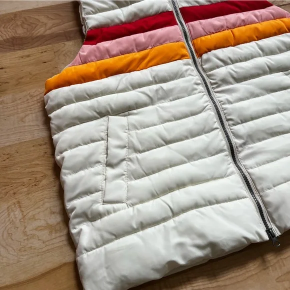 ✂️Sundance Dandelion Three Stripe Hooded Insulated Puffer Vest - Picture 3 of 11